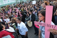 Miércoles 17 de enero del 2018. Tuxtla Gutiérrez. La muerte de la joven Gloria Castellanos Balcazar hace unos dí­as agrupa esta tarde a las familias tuxtlecas quienes marchan por la Avenida Central de la capital del estado de Chiapas.