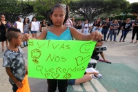 Miércoles 19 de octubre del 2016. Tuxtla Gutiérrez. Grupos feministas se manifiestan esta tarde dentro de las actividades del Paro Nacional de Mujeres buscando justicia para las víctimas de transfeminicidios y feminicidios en México