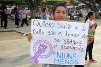 Miércoles 19 de octubre del 2016. Tuxtla Gutiérrez. Grupos feministas se manifiestan esta tarde dentro de las actividades del Paro Nacional de Mujeres buscando justicia para las víctimas de transfeminicidios y feminicidios en México