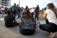Miércoles 19 de octubre del 2016. Tuxtla Gutiérrez. Grupos feministas se manifiestan esta tarde dentro de las actividades del Paro Nacional de Mujeres buscando justicia para las víctimas de transfeminicidios y feminicidios en México