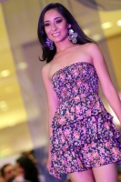 La segunda pasarela del Concurso Nuestra Belleza 2011 se llevó a cabo esta noche en un conocido centro comercial donde las jóvenes chiapanecas lucieron trajes casuales y accesorios de esta temporada.