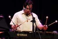 Lunes 25 de abril del 2016. Tuxtla Gutiérrez. Na´rimbo, grupo musical contemporáneo de Chiapas saluda al pueblo de Ecuador durante el concierto inaugural de VII Congreso Latino Americano de Escuelas de Música que se realiza en las instalaciones de la Univ