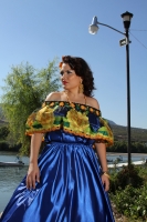 Viernes 10 de enero del 2014. Chiapa de Corzo. La Chiapaneca. Las bellas mujeres de Chiapa de Corzo visten con coquetería y pundonor el que es considerado uno de los trajes tradicionales más bellos de México.