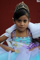 Sábado 8 de agosto del 2015. Chiapa de Corzo. Los Alférez y Naguares recorren las calles de la comunidad ribereña y culminan en recorrido en la representación de las batallas y luchas de las comunidades indígenas de la depresión central de Chiapas durante