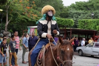 Lunes 8 de agosto del 2016. Chiapa de Corzo. Durante las celebraciones patronales de Santo Domingo se realiza el recorrido de Alférez y Naguares en el antiguo camposanto de la comunidad de Chiapa de Corzo quienes durante la tarde cabalgan en grupos golpea Lunes 8 de agosto del 2016. Chiapa de Corzo. Durante las celebraciones patronales de Santo Domingo se realiza el recorrido de Alférez y Naguares en el antiguo camposanto de la comunidad de Chiapa de Corzo quienes durante la tarde cabalgan en grupos golpea