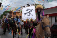 Lunes 8 de agosto del 2016. Chiapa de Corzo. Durante las celebraciones patronales de Santo Domingo se realiza el recorrido de Alférez y Naguares en el antiguo camposanto de la comunidad de Chiapa de Corzo quienes durante la tarde cabalgan en grupos golpea