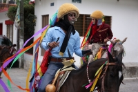 Lunes 8 de agosto del 2016. Chiapa de Corzo. Durante las celebraciones patronales de Santo Domingo se realiza el recorrido de Alférez y Naguares en el antiguo camposanto de la comunidad de Chiapa de Corzo quienes durante la tarde cabalgan en grupos golpea