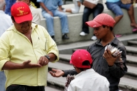 Desde hace algunos años se celebra durante el mes de junio el Día Mundial Contra el Trabajo de los Niños según el reconocimiento del convenio 182 de la OIT Organización Internacional del Trabajo. A pesar de estos esfuerzos internacionales, en Chiapas el d