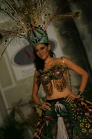 Presentación de las semifinalistas del concurso Nuestra Belleza 2010 en traje de baño y traje estilizado esta noche en la ciudad de Chiapa de Corzo.