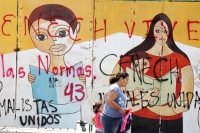Jueves 28 de abril del 2016. Tuxtla Gutiérrez. Estudiantes de la Coordinadora de Estudiantes Normalistas del Estado de Chiapas se manifiestan este medio día causando destrozos en la Secretaria de Educación SECH para exigir prioridad en cobertura de plazas