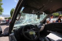 Jueves 13 de octubre del 2016. Tuxtla Gutiérrez. Un Oxxo saqueado, un vehículo repartidor y un conejo-bus fueron saqueados esta mañana por jóvenes que se transportaban en varios autobuses en pleno centro de la ciudad.