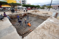 Lunes 25 de noviembre del 2013. Tuxtla Gutiérrez. Las obras de la Plaza Central sustituyen al movimiento magisterial.