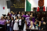 Domingo 3 de marzo del 2019. Tuxtla Gutiérrez. Grupos de mujeres feministas en la sesión extraordinaria del congreso de Chiapas, donde se aprueba por unanimidad los temas referentes a la Guardia Nacional y la penalización de los delitos sexuales-digitales