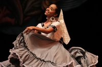 Viernes 3 de julio del 2013. Tuxtla Gutiérrez. Durante el festival de danza folclórica se presenta el grupo Ollin Yoliztli de Nuevo León esta noche en el Teatro de la Ciudad Emilio Rabasa en la capital del estado de Chiapas.