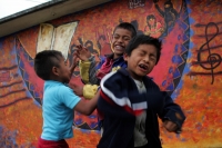 A pesar de que los principales centros zapatistas en el estado de Chiapas, se encuentran cerrados por el fin de año y no existan comunicados de la comandancia del EZLN, en estos centros poblacionales los habitantes conviven en paz y calma en espera de que