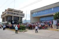 Martes 25 de julio del 2017. Tuxtla Gutiérrez. Militantes de la Cioac protestan en las instalaciones de la FGJ-Chiapas bloqueando la circulación en el Libramiento Norte de Tuxtla.