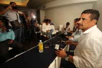 Martes 4 de agosto del 2015. Tuxtla Gutiérrez. Paco Rojas Toledo, ex candidato del PAN a la presidencia de la capital del estado de Chiapas, habla en conferencia de prensa sobre la demanda que le interpondrán los partidos Verde y PRI y afirma que no se am