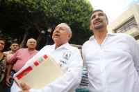 Martes 25 de agosto del 2015. Tuxtla Gutiérrez. Paco Rojas Toledo y representantes de la Barra de Abogados de Chiapas presentan en el Congreso Local la documentación y firmas de ciudadanos que acompañan la denuncia de fraude electoral del proceso de elecc