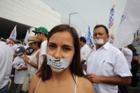Viernes 24 de julio del 2015. Tuxtla Gutiérrez. Francisco Rojas Toledo, aspirante al ayuntamiento de la Capital del estado de Chiapas por el partido Acción Nacional durante la manifestación de esta tarde acompañado de perredistas y militantes de MORENA de
