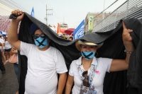 Viernes 24 de julio del 2015. Tuxtla Gutiérrez. Francisco Rojas Toledo, aspirante al ayuntamiento de la Capital del estado de Chiapas por el partido Acción Nacional durante la manifestación de esta tarde acompañado de perredistas y militantes de MORENA de