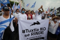 Viernes 24 de julio del 2015. Tuxtla Gutiérrez. Francisco Rojas Toledo, aspirante al ayuntamiento de la Capital del estado de Chiapas por el partido Acción Nacional durante la manifestación de esta tarde acompañado de perredistas y militantes de MORENA de Viernes 24 de julio del 2015. Tuxtla Gutiérrez. Francisco Rojas Toledo, aspirante al ayuntamiento de la Capital del estado de Chiapas por el partido Acción Nacional durante la manifestación de esta tarde acompañado de perredistas y militantes de MORENA de