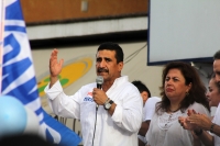 Lunes 20 de julio del 2015. Tuxtla Gutiérrez. Paco Rojas Toledo, candidato del PAN al ayuntamiento de Tuxtla Gutiérrez, durante el mitin de esta tarde habla sobre el desarrollo del proceso electoral y la defensa del voto en la capital del estado de Chiapa