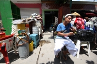 Viernes 29 de agosto del 2014. Tuxtla Gutiérrez. El Centro de Rehabilitación contra las Adicciones Juan Sabines Guerrero AC es desalojado de sus instalaciones este medio día por lo que los convalecientes interrumpen los tratamientos de rehabilitación.