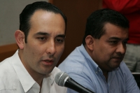 Jueves 4 de noviembre. Roberto Gil Zuart, candidato a la presidencia del Partido Acción Nacional durante su conferencia de prensa en esta ciudad.