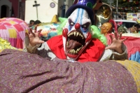 Jueves 22 de septiembre del 2016. San Cristóbal de las Casas. Los pintorescos personajes que en procesión acompañan a la virgen de la Merced por las calles durante el anuncio de las fiestas patronales llenado de colorido esta colonial ciudad del sureste Jueves 22 de septiembre del 2016. San Cristóbal de las Casas. Los pintorescos personajes que en procesión acompañan a la virgen de la Merced por las calles durante el anuncio de las fiestas patronales llenado de colorido esta colonial ciudad del sureste