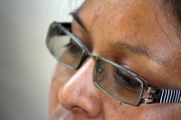 Viernes 10 de mayo del 2013. Venustiano Carranza. Aleyda Paola GarcÃa Consuegra y su familia, militantes de la OCEZ Chiapas, permanece desplazada en el albergue de la clÃnica del IMSS después de los hechos violentos donde se enfrentaran grupos antagónicos Viernes 10 de mayo del 2013. Venustiano Carranza. Aleyda Paola GarcÃa Consuegra y su familia, militantes de la OCEZ Chiapas, permanece desplazada en el albergue de la clÃnica del IMSS después de los hechos violentos donde se enfrentaran grupos antagónicos