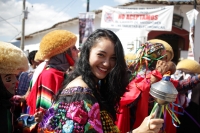 Jueves 15 de enero del 2015. Chiapa de Corzo. La Danza de los Parachicos. Los grupos de danzantes visten una máscara de madera, zarape, chin-chin  y chalinas adornadas de motivos religiosos o florales y recorren las iglesias, ermitas y calles donde los sa