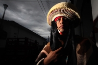 Miércoles 15 de enero del 2014. Chiapa de Corzo. Esta mañana da inicio al tradicional recorrido de Los Parachicos donde estos personajes vestidos con sarapes y mascaras de madera bailan y gritan vivas a los Patronos de esta comunidad de la Ribera del Rio 
