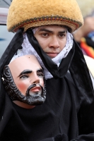 Miércoles 15 de enero del 2014. Chiapa de Corzo. Esta mañana da inicio al tradicional recorrido de Los Parachicos donde estos personajes vestidos con sarapes y mascaras de madera bailan y gritan vivas a los Patronos de esta comunidad de la Ribera del Rio 