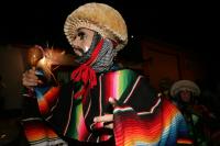 Lunes 10 de enero. Las Chuntaes, Parachicos y Chiapanecas bailan y gritan recorriendo las calles de la comunidad de Chiapa de Corzo durante los primeros días de la Fiesta Grande de Chiapas, la cual ser realiza durante las fiestas patronales de San Sebasti