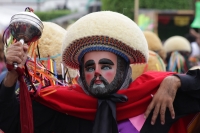 Lunes 18 de enero del 2016. Chiapa de Corzo. Chiapanecas y Parachicos recorren las calles de la colonial ciudad de la ribera del rio Grijalva durante las celebraciones patronales en la fiesta Grande de Chiapas.