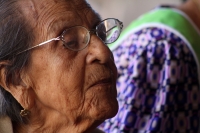 Viernes 6 de enero del 2016. Tuxtla Gutiérrez. La elaboración de los tamales de hoja de maíz, se elabora por las mujeres de la comunidad zoque mientras se lleva a cabo la Danza de los Pastores según la costumbre de la tradición zoque durante las celebraci
