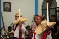 Jueves 22 de diciembre del 2016. Tuxtla Gutiérrez. La danza de los pastores zoques. La comunidad de Zoque realiza el elegante Baile de Pastores, danza que consta de complicados pasos acompañados por los músicos tradicionales en tres grupos de una docena d Jueves 22 de diciembre del 2016. Tuxtla Gutiérrez. La danza de los pastores zoques. La comunidad de Zoque realiza el elegante Baile de Pastores, danza que consta de complicados pasos acompañados por los músicos tradicionales en tres grupos de una docena d