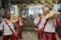 Jueves 22 de diciembre del 2016. Tuxtla Gutiérrez. La danza de los pastores zoques. La comunidad de Zoque realiza el elegante Baile de Pastores, danza que consta de complicados pasos acompañados por los músicos tradicionales en tres grupos de una docena d