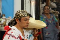 Jueves 22 de diciembre del 2016. Tuxtla Gutiérrez. La danza de los pastores zoques. La comunidad de Zoque realiza el elegante Baile de Pastores, danza que consta de complicados pasos acompañados por los músicos tradicionales en tres grupos de una docena d