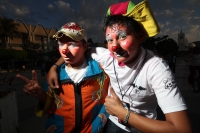 Lunes 20 de febrero del 2012. Encuentro Nacional de Payasos Callejeros. Tuxtla Gutiérrez, Chiapas. Con participantes de varios estados esta noche da inicio la Festival Nacional de Payasos Callejeros donde se reúnen los histriónicos personajes en la plaza Lunes 20 de febrero del 2012. Encuentro Nacional de Payasos Callejeros. Tuxtla Gutiérrez, Chiapas. Con participantes de varios estados esta noche da inicio la Festival Nacional de Payasos Callejeros donde se reúnen los histriónicos personajes en la plaza