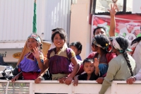 9 de diciembre del 2013. Tuxtla Gutiérrez. Peregrinos de los diferentes parajes y comunidades de San Juan Chamula recorren las iglesias y ermitas de la Virgen de Guadalupe ubicadas en el sureste de México, esto a pesar de los más de 34 grados que se regis