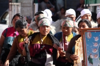 9 de diciembre del 2013. Tuxtla Gutiérrez. Peregrinos de los diferentes parajes y comunidades de San Juan Chamula recorren las iglesias y ermitas de la Virgen de Guadalupe ubicadas en el sureste de México, esto a pesar de los más de 34 grados que se regis