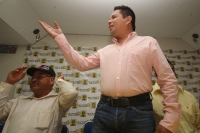 Jueves 30 de julio del 2015. Tuxtla Gutiérrez. Representantes del PRD en Chiapas se manifiestan sobre el resultado de las elecciones locales en este estado del sureste de México y hablan sobre el caso de los videos donde el aspirante del PAN Paco Rojas To