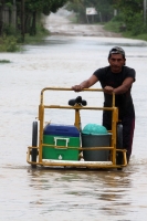 Miércoles 4 de junio del 2014. Tonala, Chiapas. Varias colonias y caseríos en la zona de Puerto Arista dejan a familias incomunicadas durante las lluvias de las últimas horas.