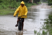 Miércoles 4 de junio del 2014. Tonala, Chiapas. Varias colonias y caseríos en la zona de Puerto Arista dejan a familias incomunicadas durante las lluvias de las últimas horas.