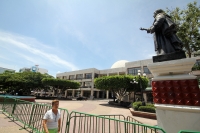 Viernes 7 de agosto del 2015. Tuxtla Gutiérrez. Seguridad en la Plaza Central y en los alrededores del congreso local por la entrega de la medalla Rosario Castellanos.