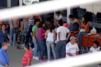 Viernes 27 de septiembre del 2013. Tuxtla Gutiérrez. Las plazas comerciales de la ciudad vuelvan a ser tomadas por el movimiento magisterial en esta mañana