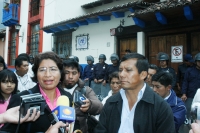 Maestros indígenas de la Zona Altos continua protestando en un plantón en la calle del centro de la ciudad de San Cristóbal de las Casas bloqueando las entradas de las oficinas del PNUD de la ONU.