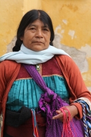 Miércoles 19 de agosto del 2015. San Cristóbal de las Casas. La extrema pobreza de los municipios de los Altos de Chiapas se ve reflejada en las calles de la ciudad del Valle de Jovel donde los mendigos intentan comerciar las bondades del turista.
