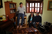 Jueves 4 de agosto del 2016. San Cristóbal de las Casas. El joven Cesar Artemio del Valle interpreta bellas composiciones musicales a pesar de que hace 12 años perdiera los brazos en un accidente donde resultar electrocutado. Su formación musical es graci